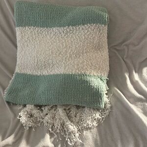 Teal & White Knitted Throw Blanket